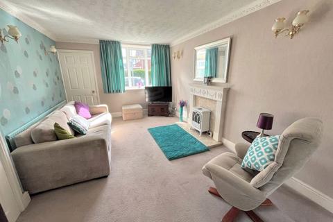 3 bedroom end of terrace house for sale, Oakwood Drive, Streetly, Sutton Coldfield