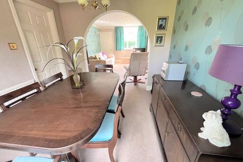 3 bedroom end of terrace house for sale, Oakwood Drive, Streetly, Sutton Coldfield