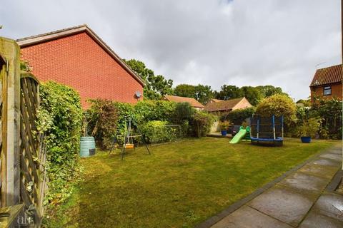 4 bedroom detached house for sale, Fox & Hounds Close, Thurston