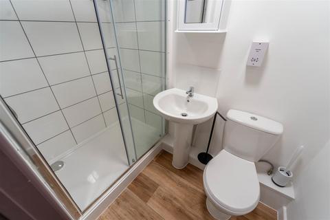 Studio to rent, Pershore Road, Birmingham B30