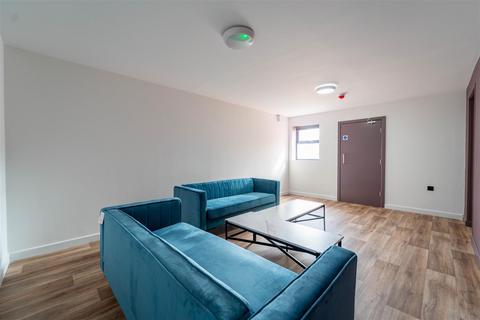 Studio to rent, Pershore Road, Birmingham B30