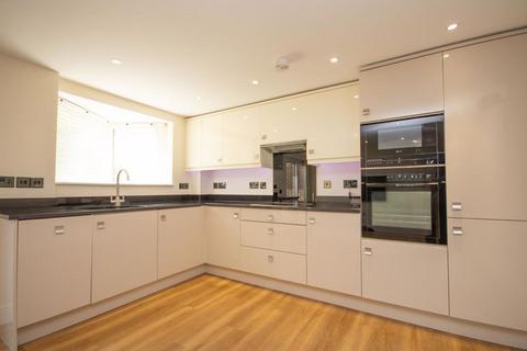 2 bedroom apartment for sale, Hutton Road, Brentwood CM15