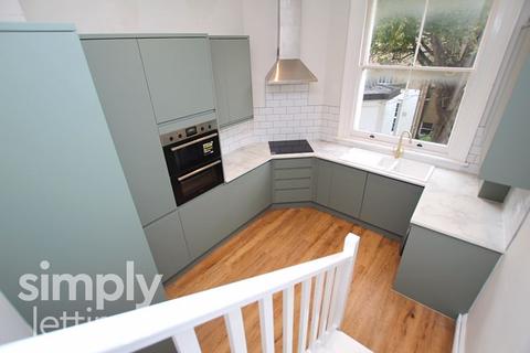 2 bedroom flat to rent, First Avenue, Hove