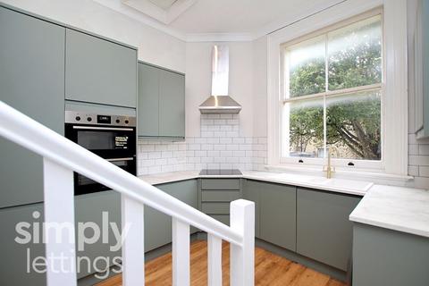 2 bedroom flat to rent, First Avenue, Hove