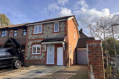 3 bedroom end of terrace house for sale, Tadworth