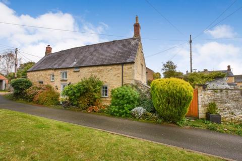 3 bedroom detached house for sale, Lyndon Road, Oakham