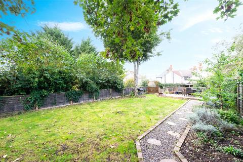 20 Lydd Close, Sidcup, DA14 6RH