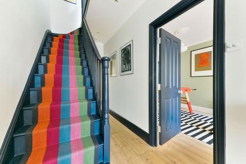 15 East Road, Kingston Upon Thames, KT2 6EJ