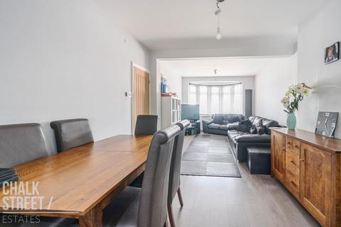 13 Harlow Road, Rainham, RM13 7UL