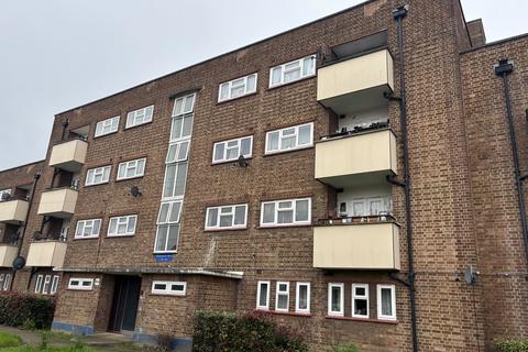 3 bedroom flat to rent, Mottingham Road, Edmonton, N9