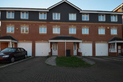 3 bedroom townhouse to rent, Henley Road, Caversham