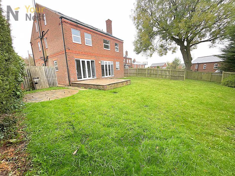 Chapel Yard, Colton, Leeds, LS15 9AH 5 bed house to rent £2,250 pcm