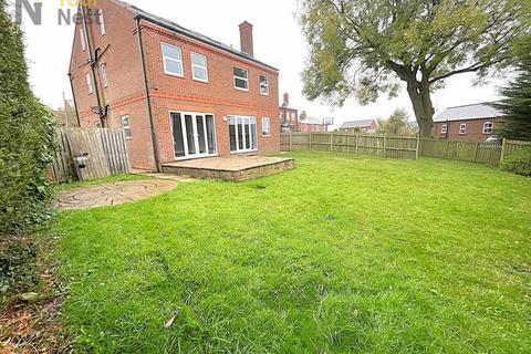 5 bedroom detached house to rent, Chapel Yard, Colton, Leeds, LS15 9AH