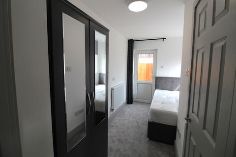 Studio to rent, Southfields Drive, PETERBOROUGH PE2