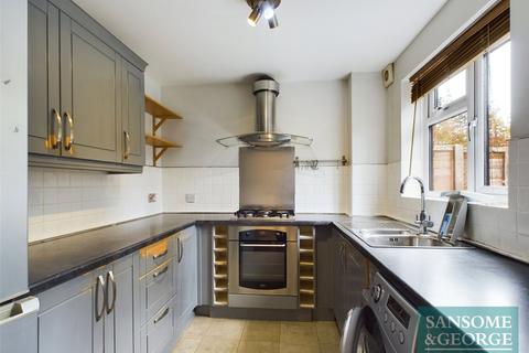 3 bedroom semi-detached house to rent, The Woodlands, Chineham, Basingstoke, Hampshire, RG24