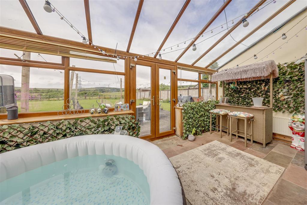 Conservatory & Bar