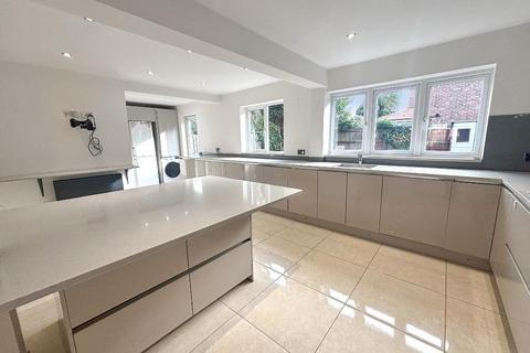 4 bedroom link detached house for sale, South Croydon CR2