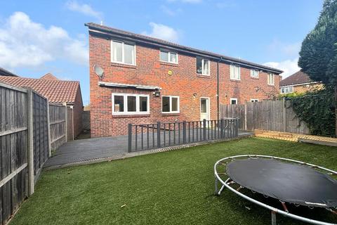 8 Blossom Close, South Croydon, CR2 7EZ
