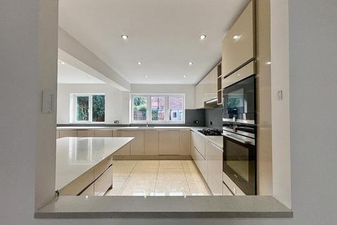 8 Blossom Close, South Croydon, CR2 7EZ