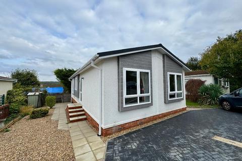 2 bedroom park home for sale, Pine Walk, Northchurch, Berkhamstead, Hertfordshire, HP4 3YZ