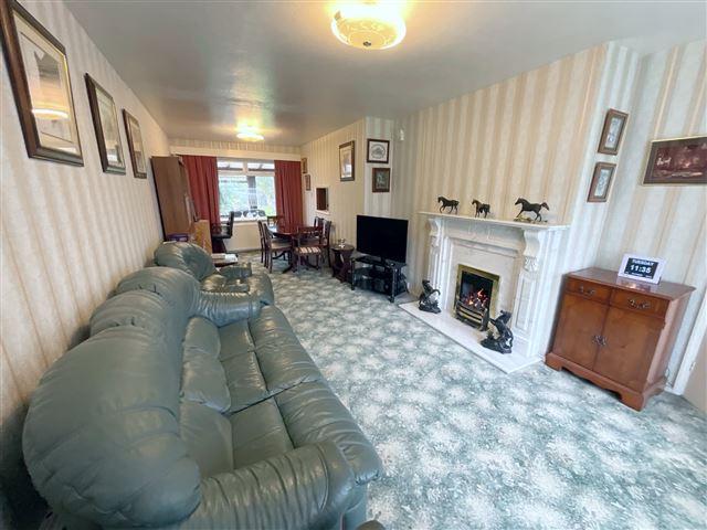 Living room/dining room