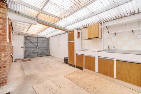 25 Chilcott Close, Tiverton, EX16 4EZ