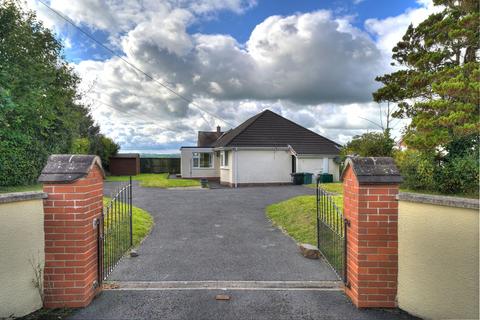 3 bedroom bungalow for sale, Meadow View, South Molton