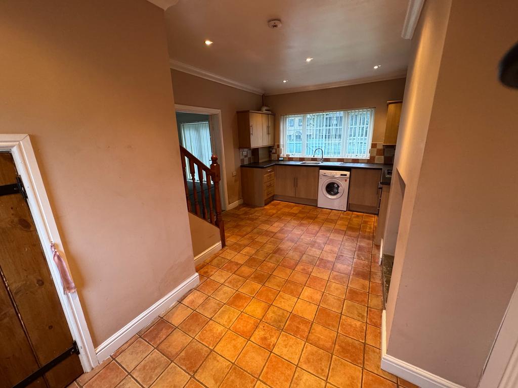 West Avenue, Woodlands, Doncaster 3 bed terraced house to rent £750