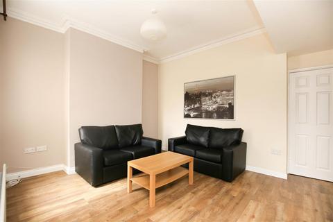 4 bedroom terraced house to rent, Meldon Terrace, Newcastle Upon Tyne NE6