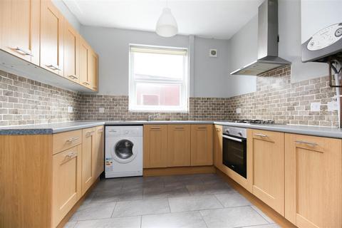 4 bedroom terraced house to rent, Meldon Terrace, Newcastle Upon Tyne NE6