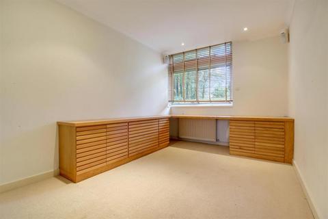 2 bedroom flat to rent, Falcon Lodge, Oakhill Park, Hampstead, NW3