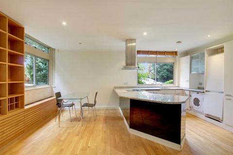 2 bedroom flat to rent, Falcon Lodge, Oakhill Park, Hampstead, NW3