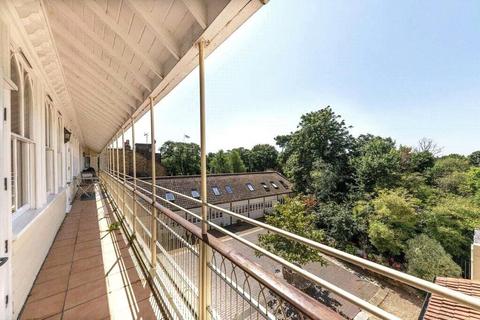 3 bedroom flat to rent, Jack Straws Castle, Hampstead, NW3