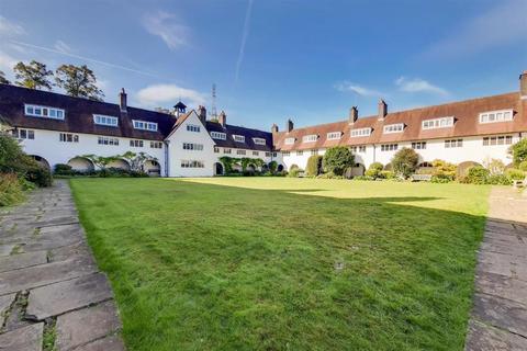 1 bedroom flat for sale, Waterlow Court Heath Close Hampstead Garden Suburb NW11