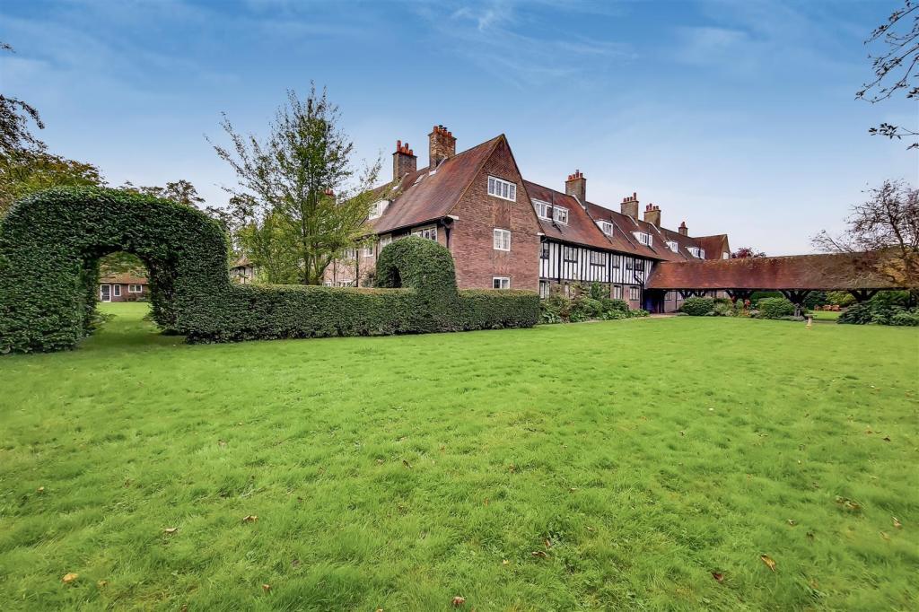 Heath-close-hampstead-garden-suburb-nw11-2