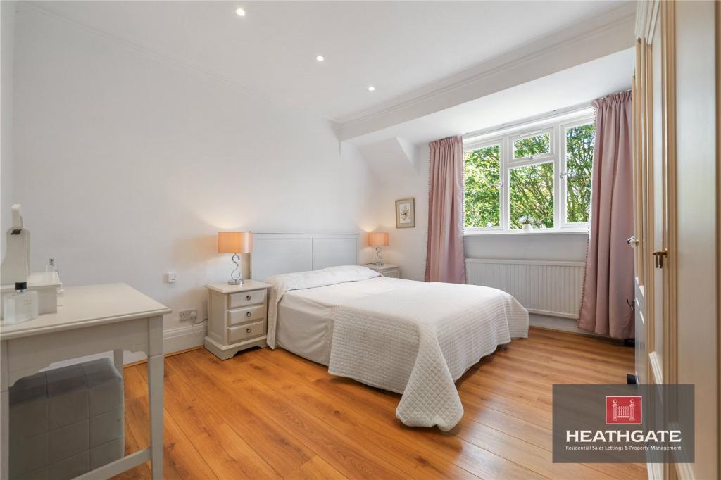 Golders-gardens-nw11