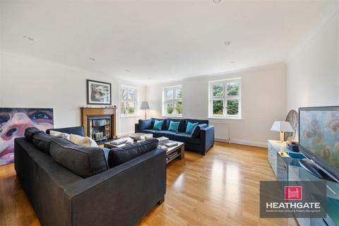 6 Heath Close, London, NW11 7DX