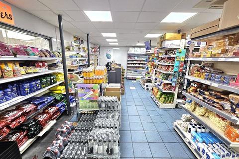 Shop to rent, Burnage Lane, Burnage, Manchester, M19