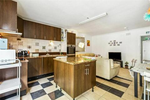 4 bedroom flat to rent, N8