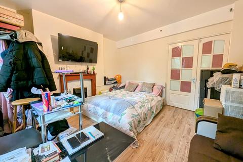 2 bedroom flat for sale, Flat , Pallant House, Tabard Street, London