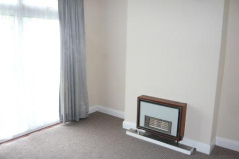 3 bedroom house to rent, Craigwell Avenue, Feltham