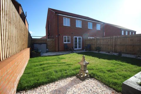 3 bedroom semi-detached house for sale, Bradley Vale, East Yorkshire YO16