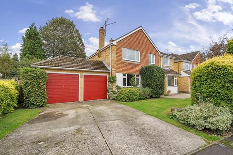 4 bedroom detached house for sale, Strathmore Drive, Reading RG10