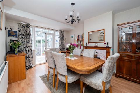 9 Stoneleigh Park Road, Epsom, KT19 0QR
