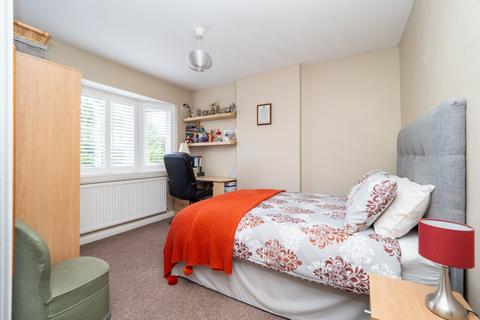9 Stoneleigh Park Road, Epsom, KT19 0QR