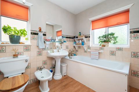9 Stoneleigh Park Road, Epsom, KT19 0QR