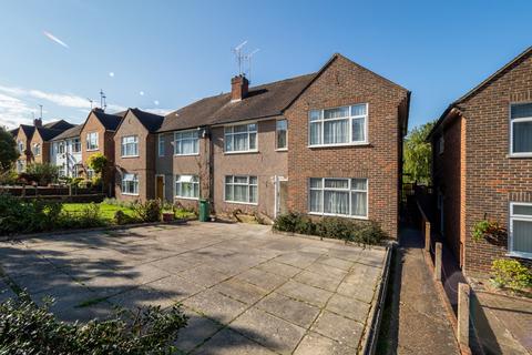 61 Effingham Close, Sutton, SM2 6AF