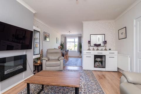 61 Effingham Close, Sutton, SM2 6AF