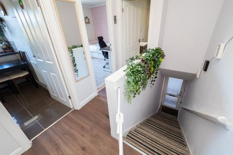61 Effingham Close, Sutton, SM2 6AF