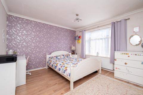 61 Effingham Close, Sutton, SM2 6AF